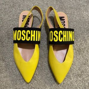 Moschino pointed toe logo flat